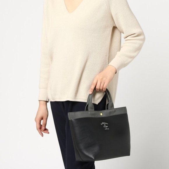 Colors by Jennifer Sky Navy Blue Tote - Picture 8 of 8